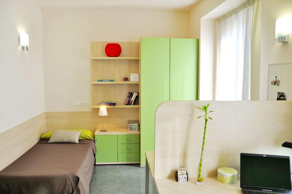 Residencia Universitaria Resa Damia Bonet Valencia Buitenkant foto
