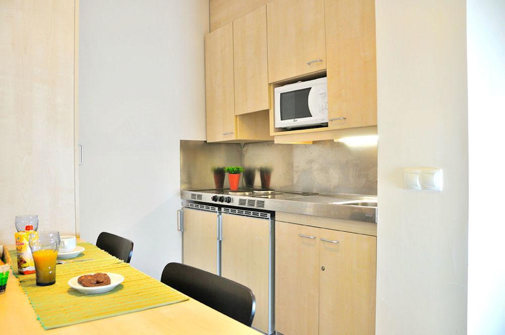 Residencia Universitaria Resa Damia Bonet Valencia Buitenkant foto