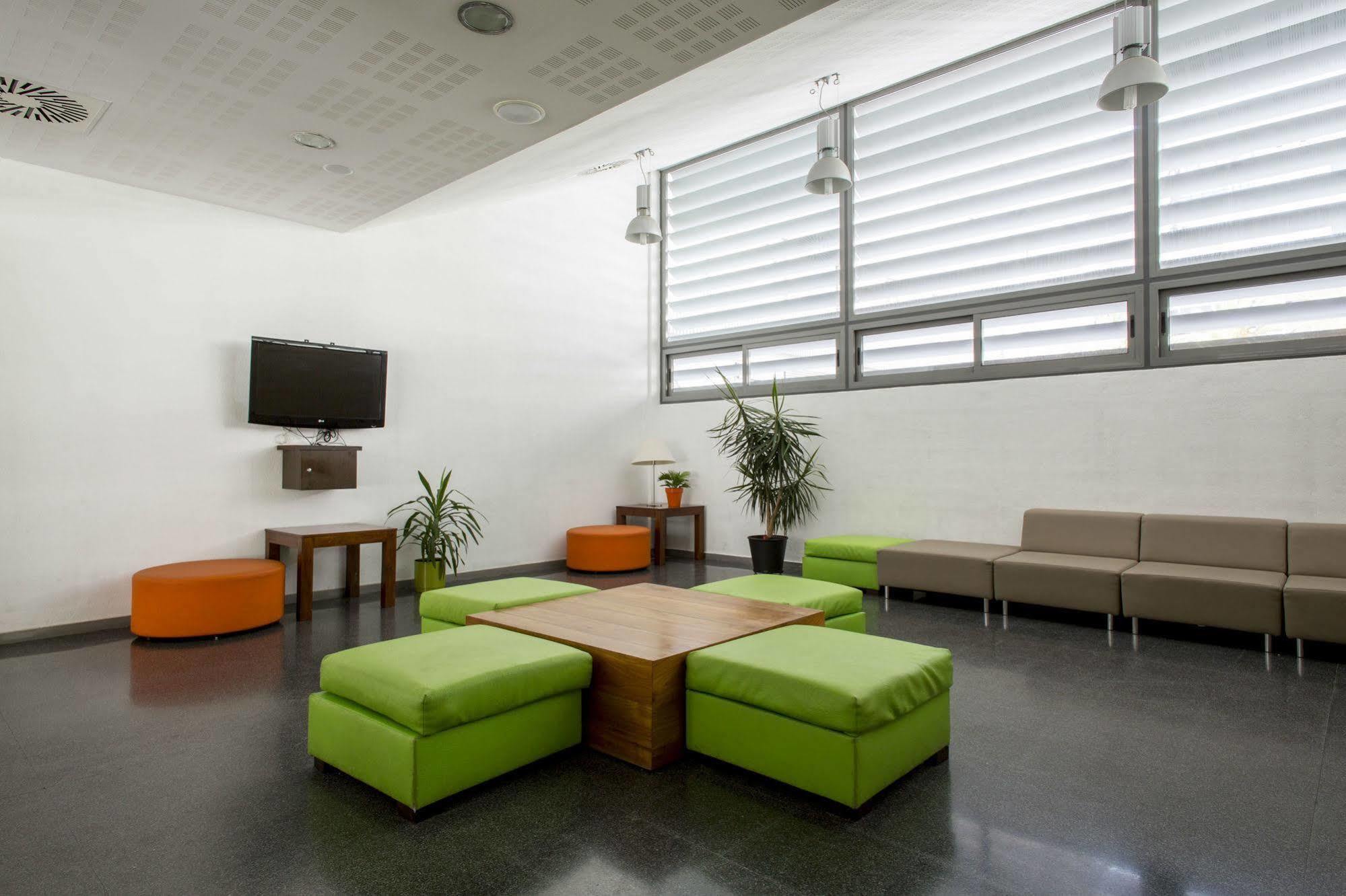 Residencia Universitaria Resa Damia Bonet Valencia Buitenkant foto