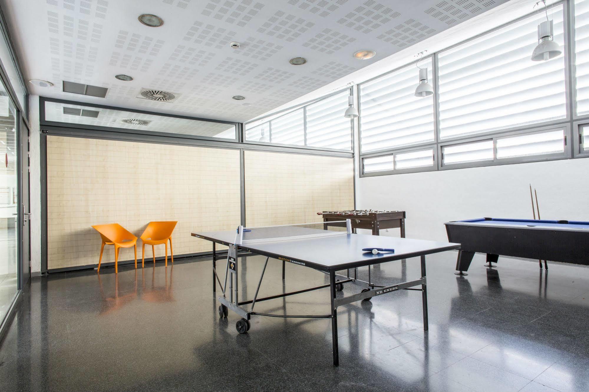 Residencia Universitaria Resa Damia Bonet Valencia Buitenkant foto