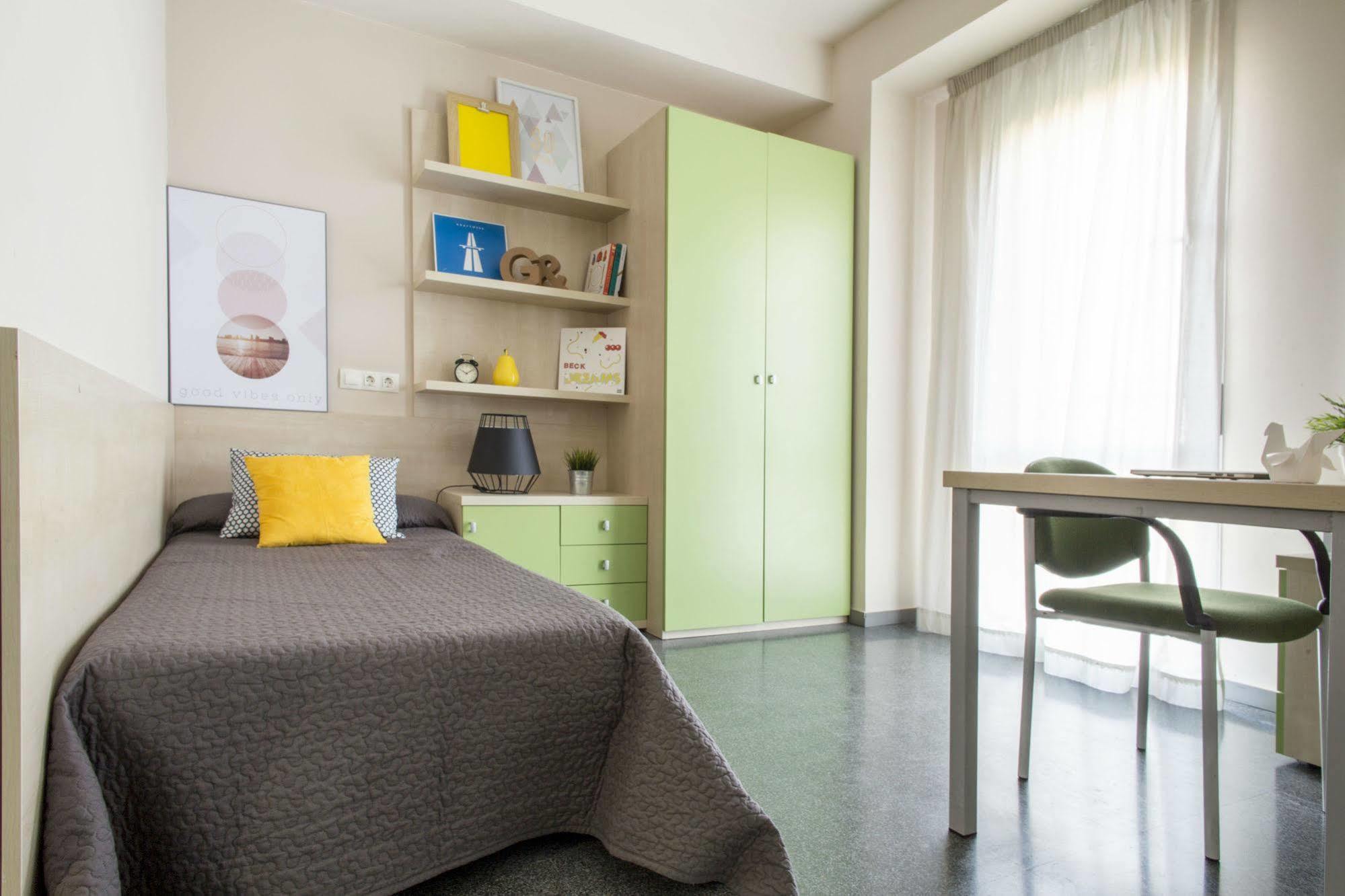Residencia Universitaria Resa Damia Bonet Valencia Buitenkant foto