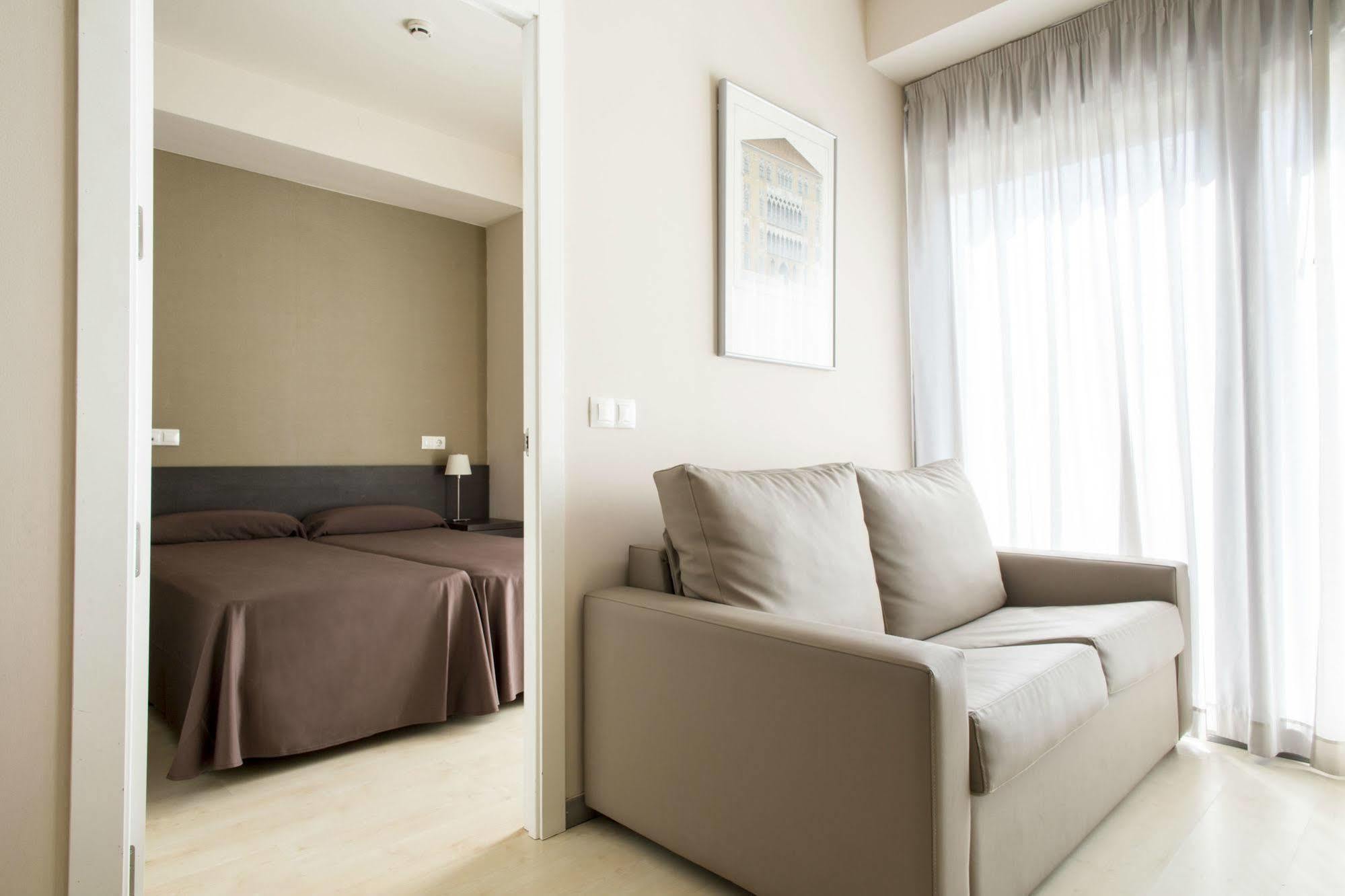 Residencia Universitaria Resa Damia Bonet Valencia Buitenkant foto
