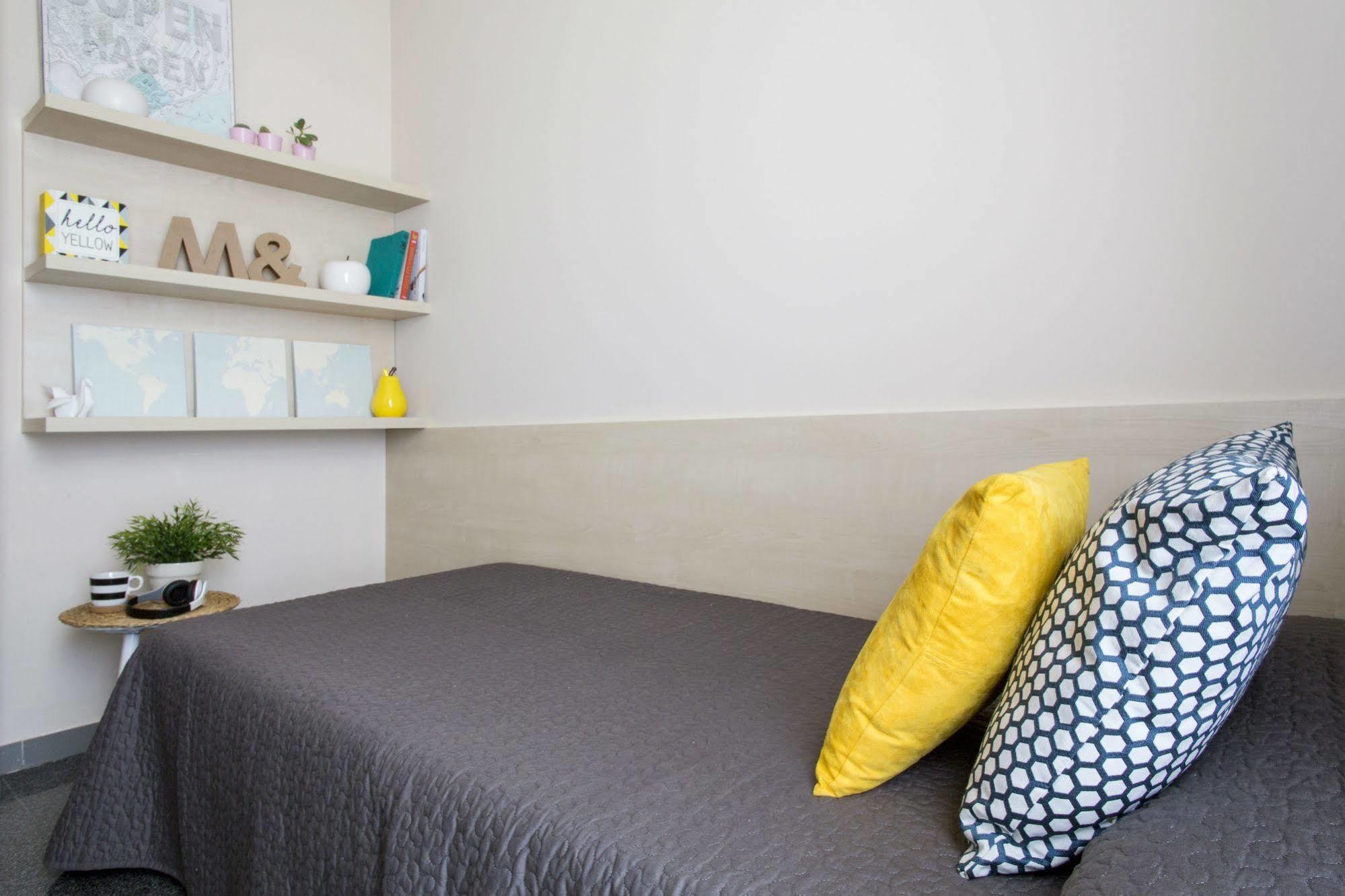 Residencia Universitaria Resa Damia Bonet Valencia Buitenkant foto