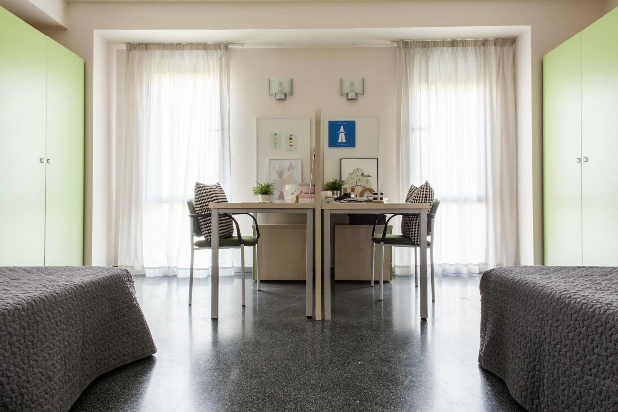 Residencia Universitaria Resa Damia Bonet Valencia Buitenkant foto