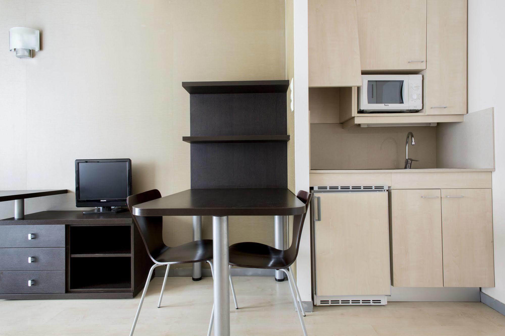 Residencia Universitaria Resa Damia Bonet Valencia Buitenkant foto
