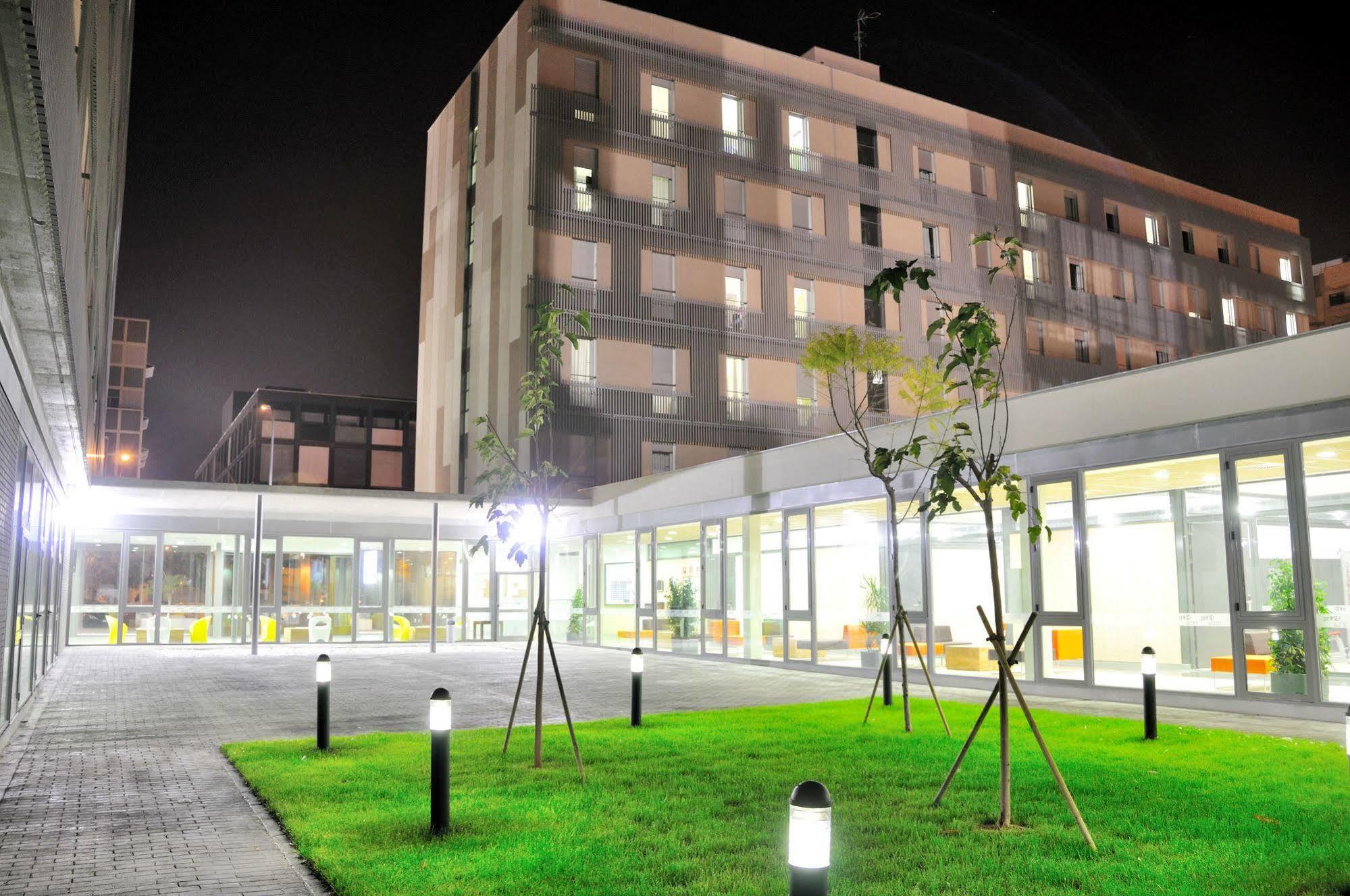 Residencia Universitaria Resa Damia Bonet Valencia Buitenkant foto