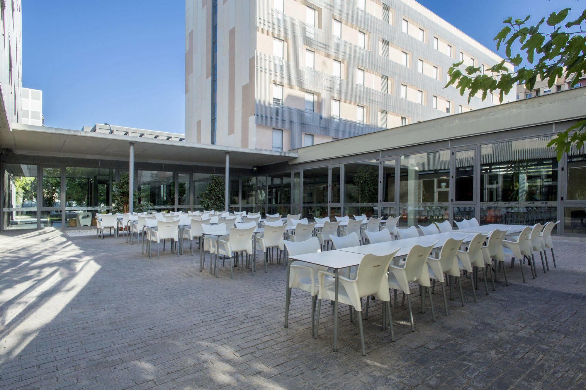 Residencia Universitaria Resa Damia Bonet Valencia Buitenkant foto